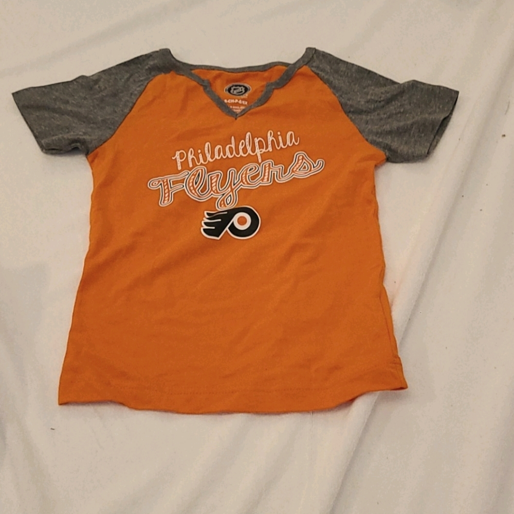Girls Philadelphia Flyers tshirt